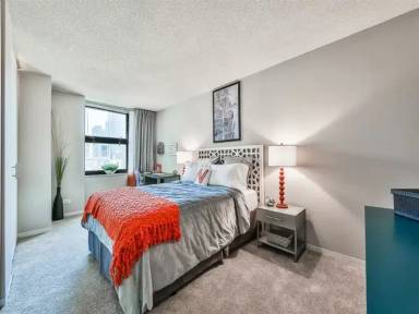 Main picture of 440 W Huron St