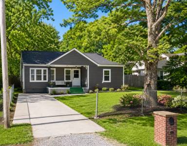 Main picture of 2589 Henderson St