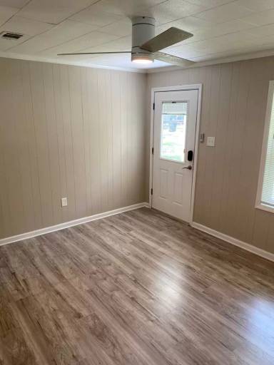 Main picture of 120 Rosewood Dr