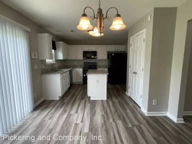 Main picture of 101 Breezeway Ln