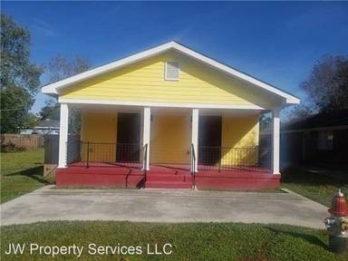 Main picture of 7941 Devine Ave