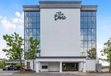 Main picture of 671 S Perry St