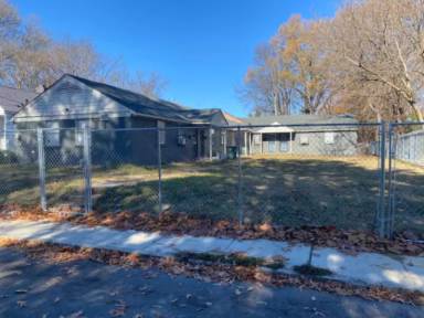 Main picture of 966 Leon Pl