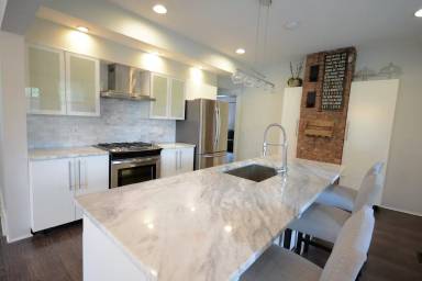 Main picture of 108 Ferris Pl