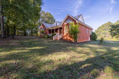 Main picture of 5560 Old Thompson Rd