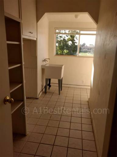 Main picture of 5351 Yosemite Blvd