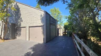 Main picture of 8341 Valley View Ct