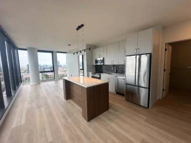 Main picture of 1105 W Van Buren St