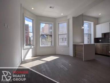 Main picture of 2120 W Belmont Ave