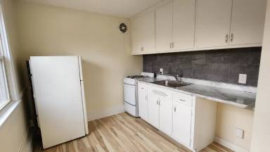 Main picture of 1231 Saint Clair Ave