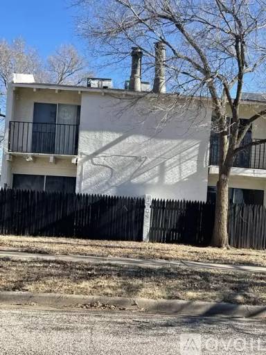 Main picture of 1709 S Lipscomb St