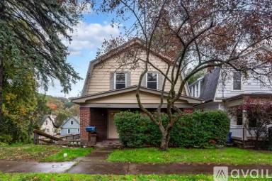 Main picture of 543 N Elm St