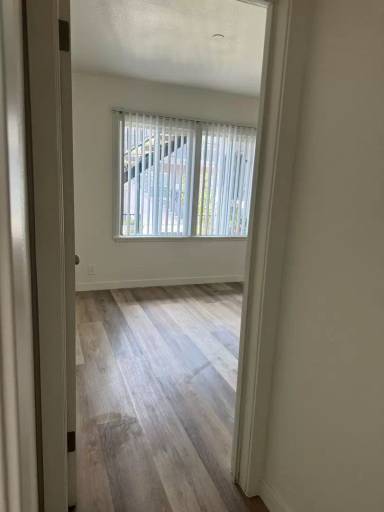 Main picture of 14631 Blythe St