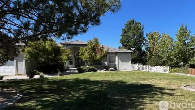 Main picture of 1535 Star Way