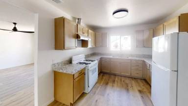Main picture of 2526-2528 E Thomas Ave