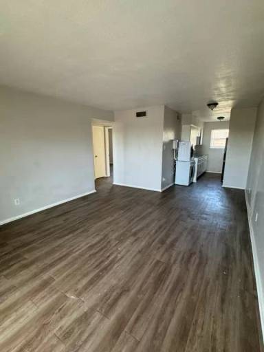 Main picture of 1533 Industrial Dr E