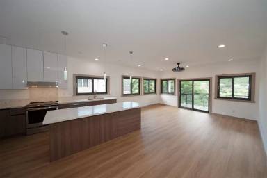 Main picture of 2056 10th Ave