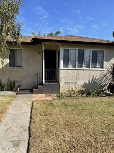 Main picture of 23515 1/4 Maribel Ave