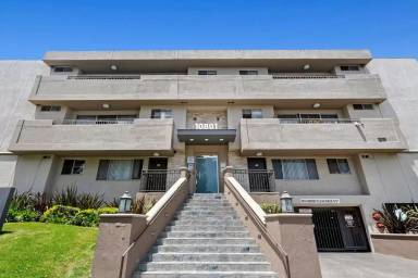 Main picture of 10801 Rose Ave