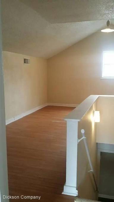 Main picture of 3831 Daphne St