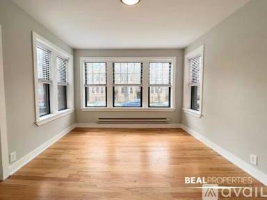 Main picture of 4409 N Wolcott Ave