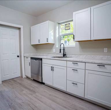 Main picture of 1507 W 17th St