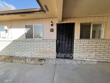 Main picture of 604 N Orchard Ave