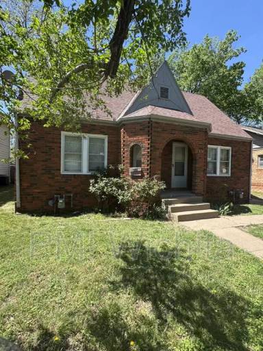 Main picture of 717 S Green St
