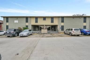 Main picture of 1910 Willowbend St