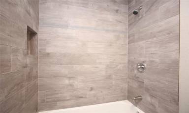 Main picture of 5201 Crawford St