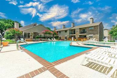 Main picture of Parkway Lane Condominiums