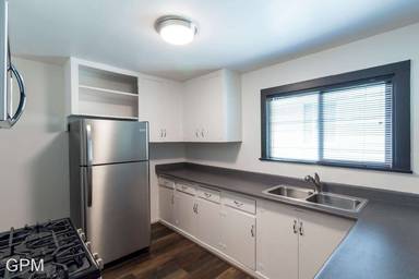 Main picture of 2015 Park Dr