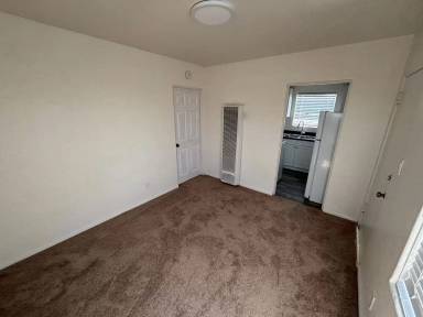 Main picture of 4329 1/2 41st St