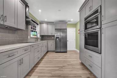 Main picture of 2310 De Soto Dr