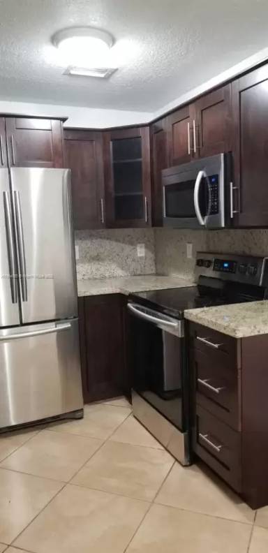 Main picture of 15609 SW 73rd Circle Ter