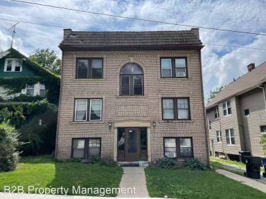 Main picture of 1370 W 93rd St