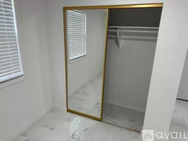 Main picture of 334 W 18th St