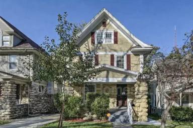 Main picture of 3222 Charlotte St