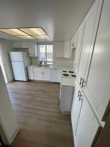 Main picture of 4930 Santa Cruz Ave