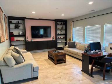 Main picture of 7068 Laban Ln