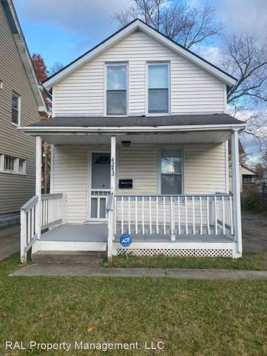 Main picture of 4219 E 116th St