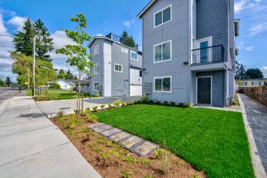 Main picture of 4716 72nd Dr NE
