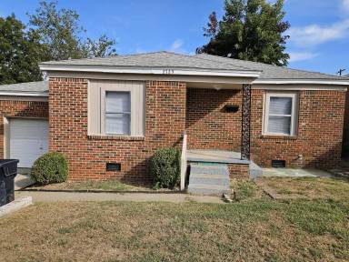 Main picture of 2725 NE 18th St