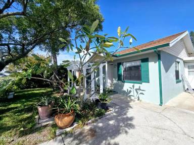 Main picture of 484 Poinciana Dr