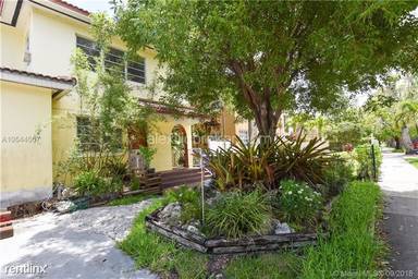 Main picture of 1180 SW 22nd Ter