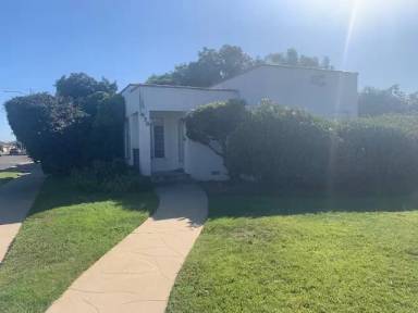 Main picture of 630 E Orange St