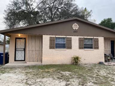 Main picture of 925 N Castle Ct