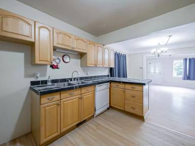 Main picture of 358 S Marshall St