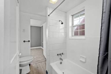 Main picture of 1744 Highland Ave