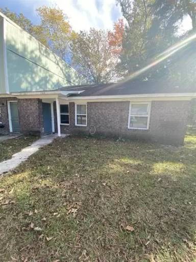 Main picture of 136 Susan Dr